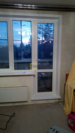 дверь стеклянная на балкон